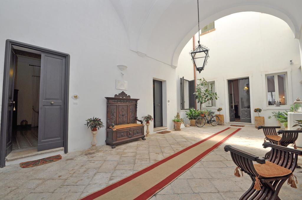 Palazzo De Donatis B&B Melissano Exterior photo